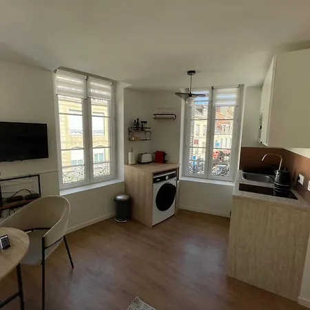 A 6 Mins De L'hypercentre アパート *